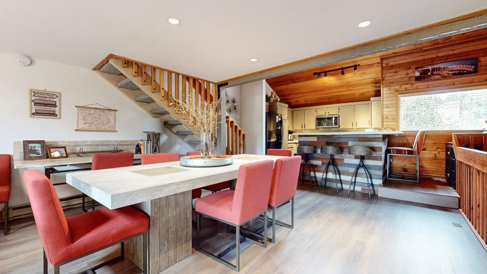 Snowcreek II #220 condo Apartment in Mammoth Lakes