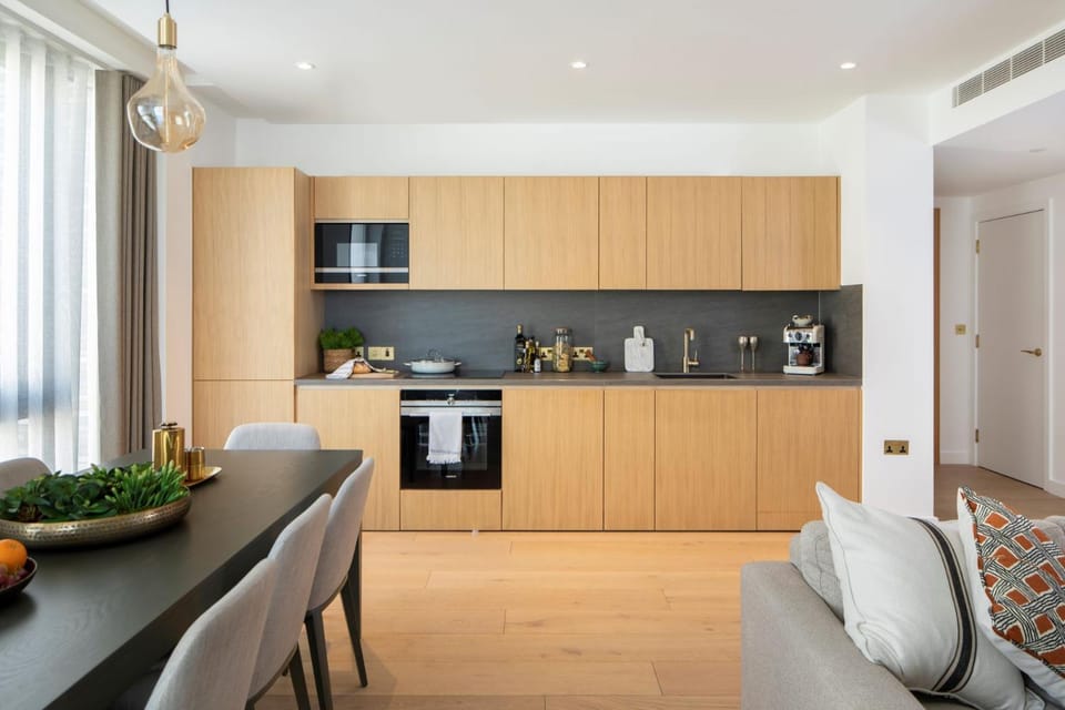 Kings Cross - Luxury 3 Bed Apartment, Private Balcony Apartment in London Borough of Islington