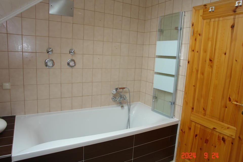 Shower, Bath