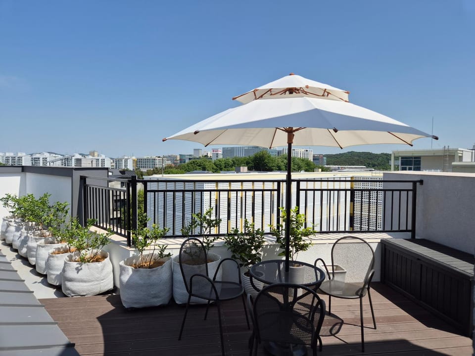Property building, Balcony/Terrace