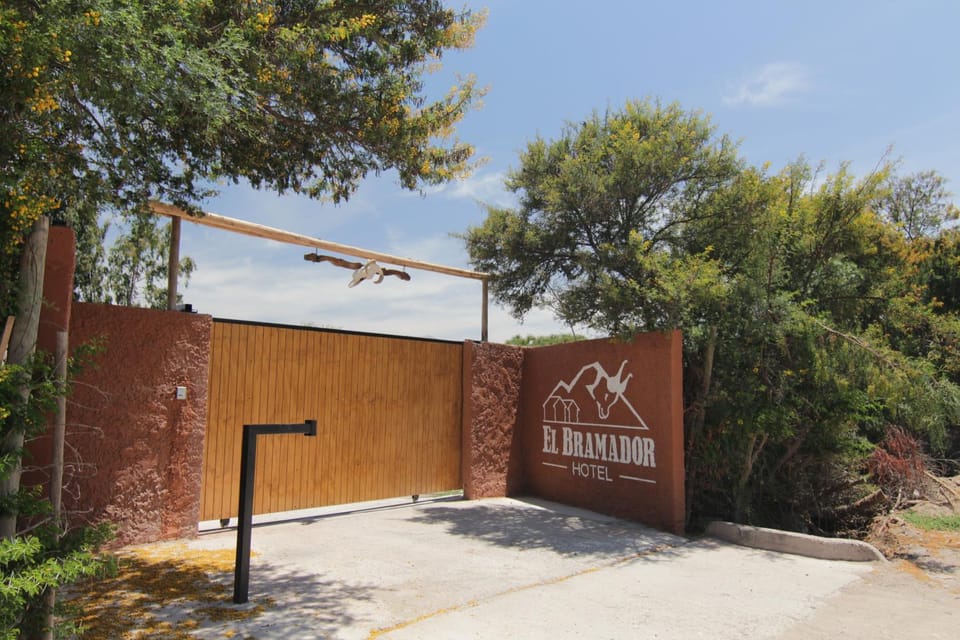 Facade/entrance, Facade/entrance