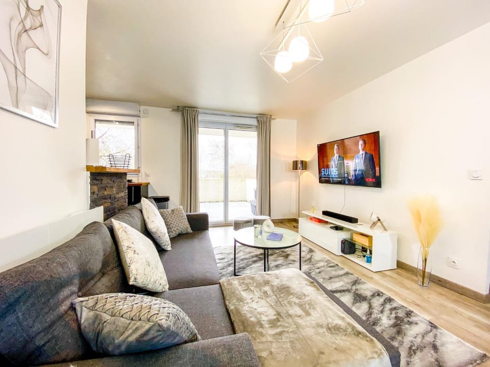 TV and multimedia, Living room, Seating area