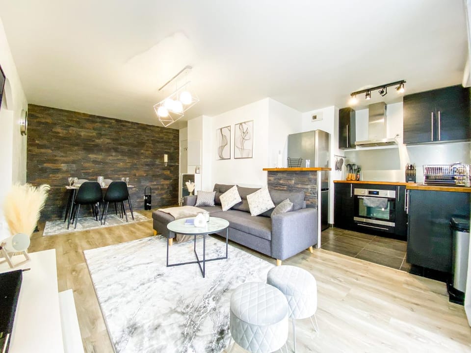 Kitchen or kitchenette, Living room, Dining area, oven, stove