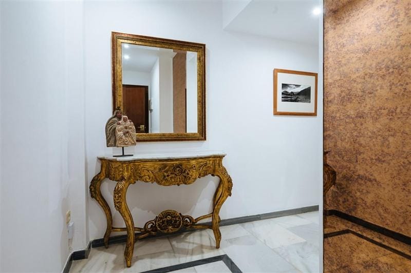 VIVIENDA TURISTICA ATANASIO BARRON- Free PARKING Apartment in Seville