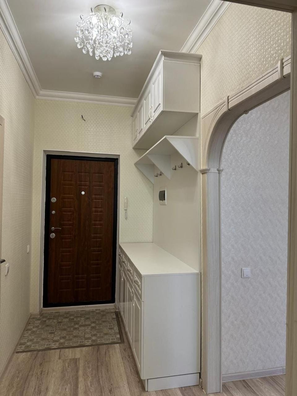Facade/entrance, wardrobe