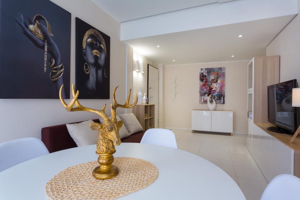 Living room, Decorative detail, Seating area