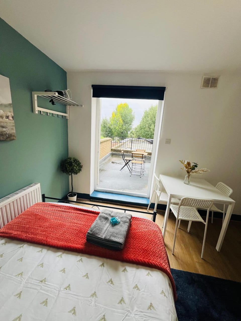 Bed, View (from property/room), Balcony/Terrace, Photo of the whole room, Bedroom, internet