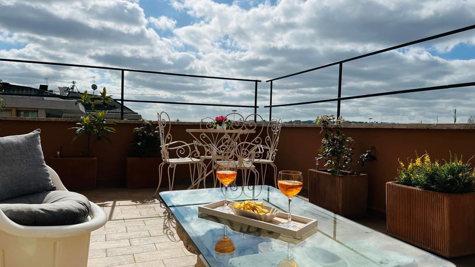 Day, View (from property/room), Balcony/Terrace, Seating area, Dining area, Drinks