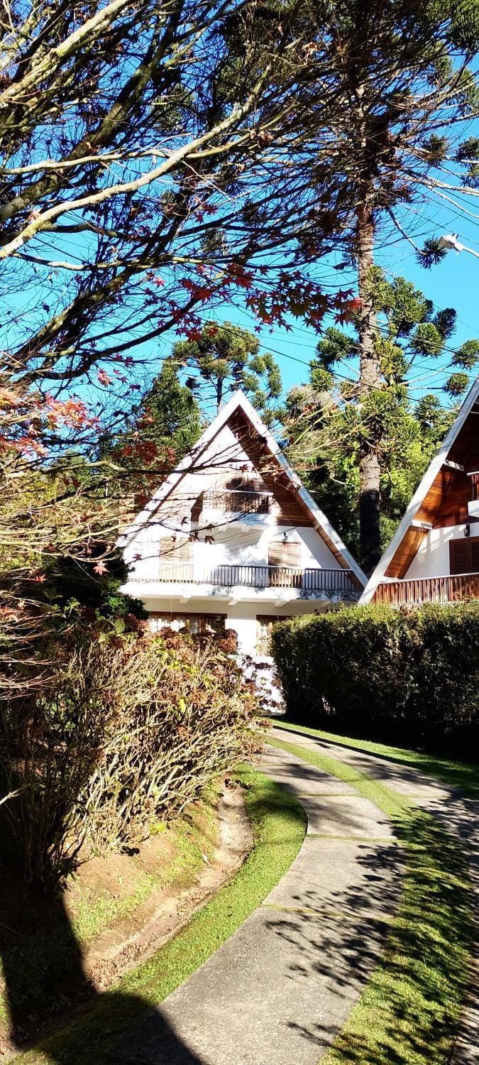 Chalé Paraíso à 1km de Capivari House in Campos do Jordão