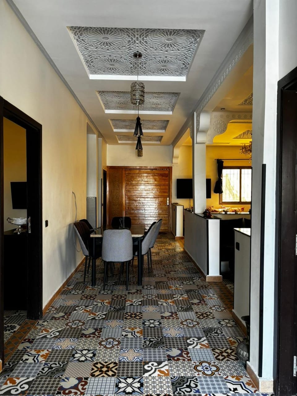 TV and multimedia, Dining area, air conditioner