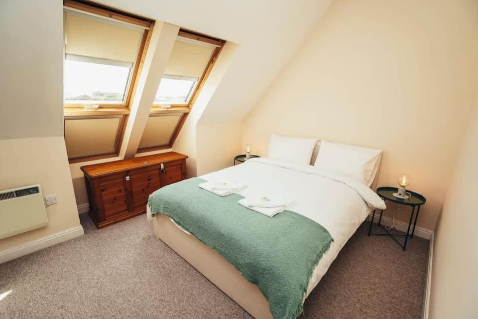 Penthouse 2 Bed Apartment in Derby with Gated Parking Apartment in Derby