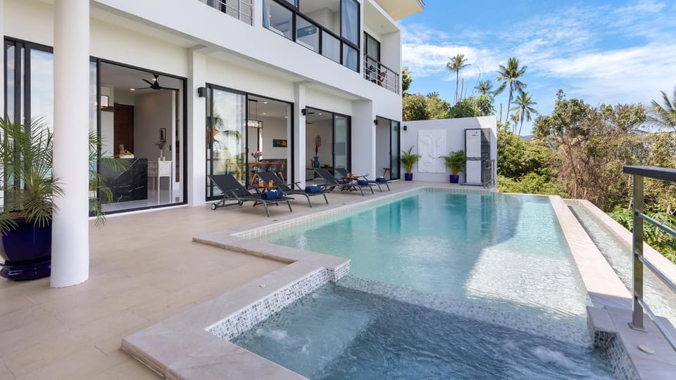 Property building, Patio, Day, Natural landscape, Hot Spring Bath, View (from property/room), Balcony/Terrace, Pool view, Swimming pool, sunbed