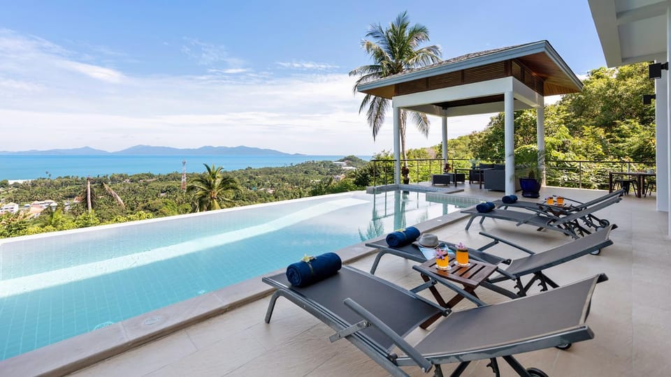 Patio, Day, Natural landscape, View (from property/room), Balcony/Terrace, Pool view, Sea view, Swimming pool, sunbed