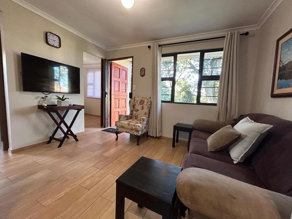 TV and multimedia, Living room, Seating area, Evening entertainment