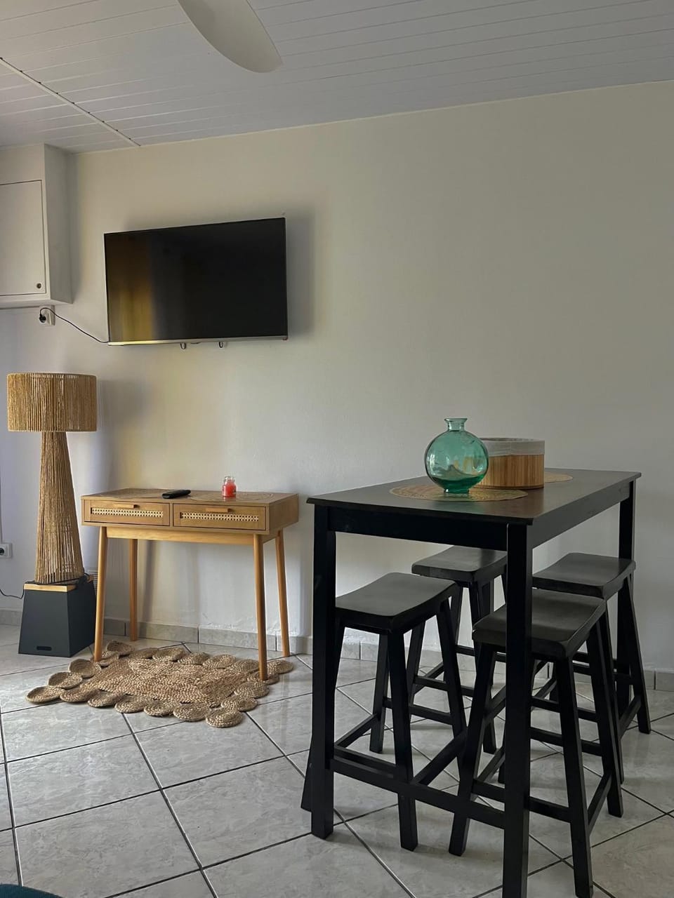 TV and multimedia, Dining area