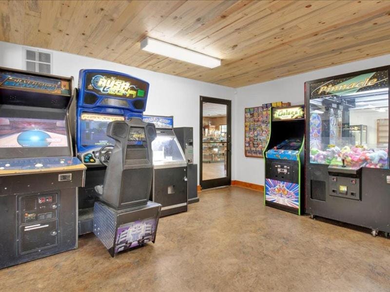 Lovely 1BR Cottage with Loft Chalet in Pigeon Forge