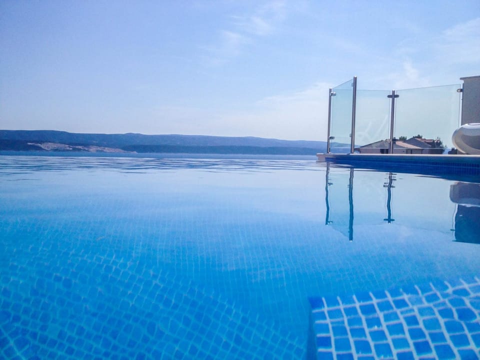 Pool view, Sea view