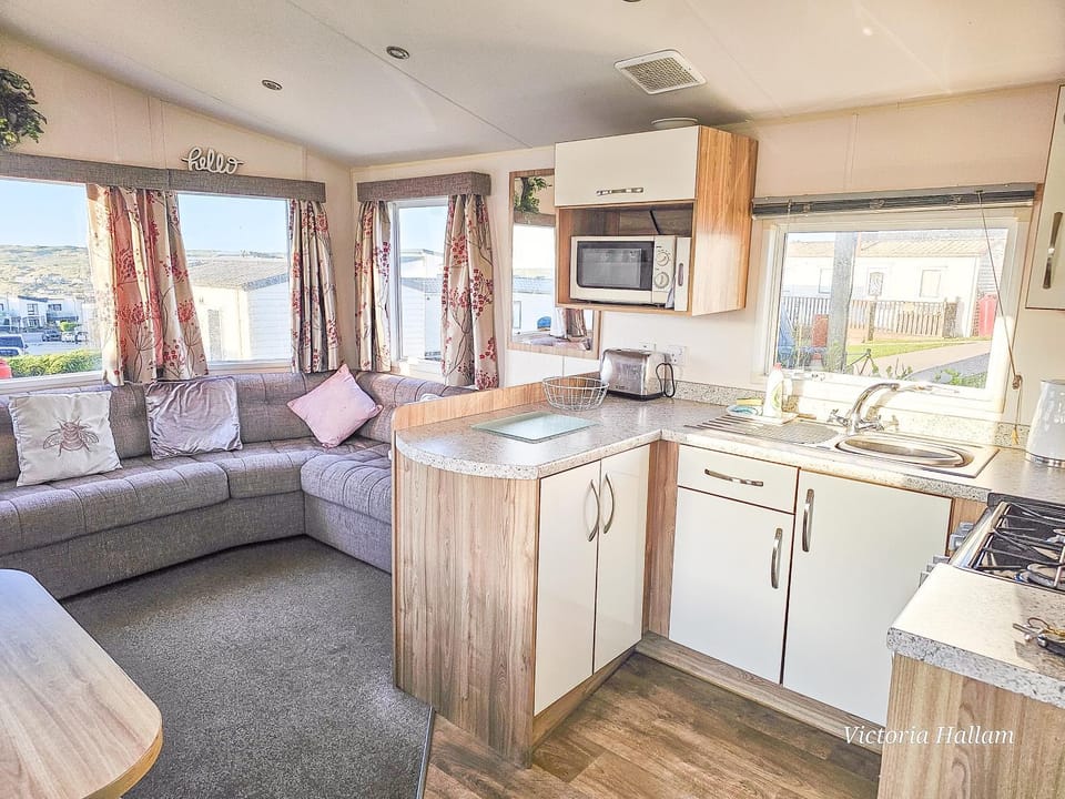 Summer Breeze Campground/ 
RV Resort in Perranporth