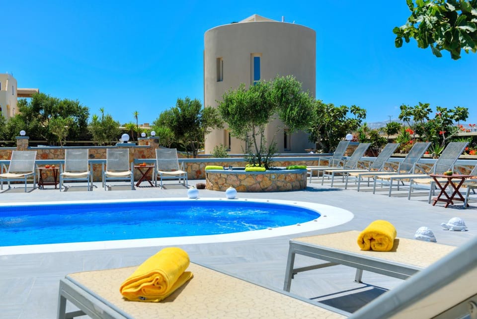 Balcony/Terrace, Swimming pool