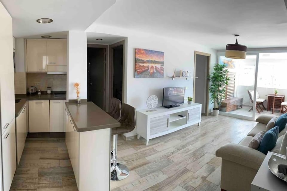 Kitchen or kitchenette, Living room
