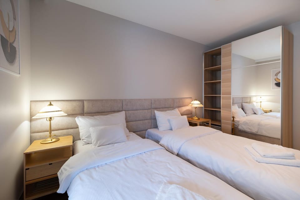 Bed, Photo of the whole room, Bedroom, towels