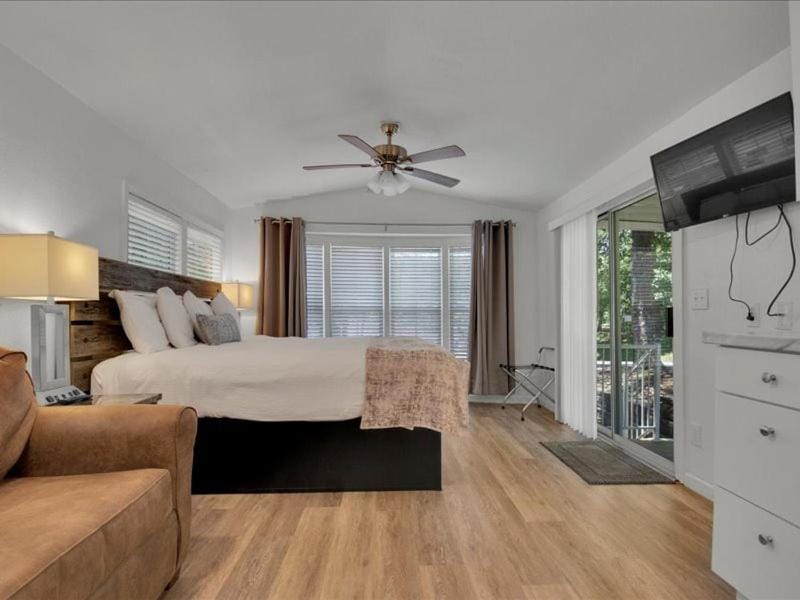 Relaxing Model Home near Dollywood Chalet in Pigeon Forge