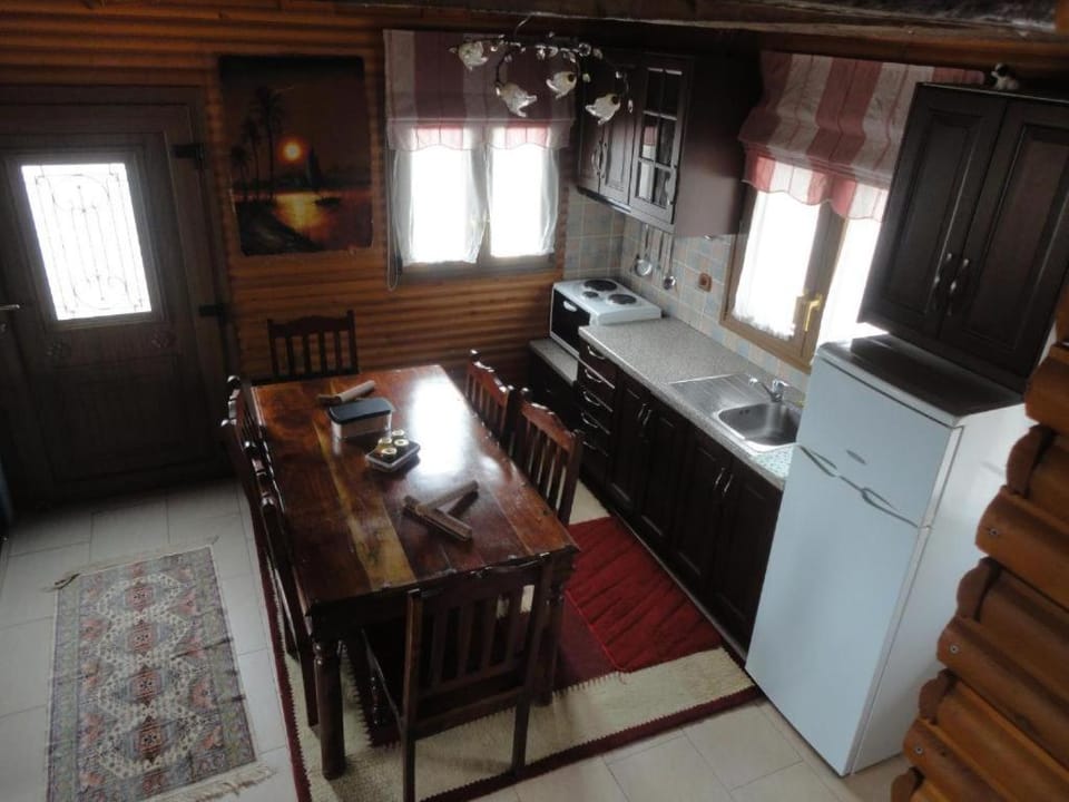 Katoikies Aiolos Chalet in Peloponnese Region