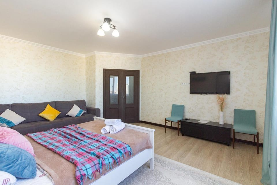 Bed, TV and multimedia, Living room, Bedroom