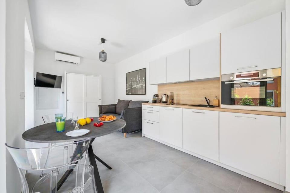 LE VAL D'OR Calme Grand Jardin Parking privé House in Menton