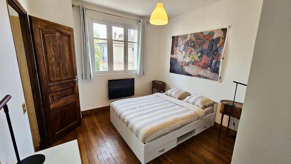 Bed, Photo of the whole room, Bedroom, wardrobe
