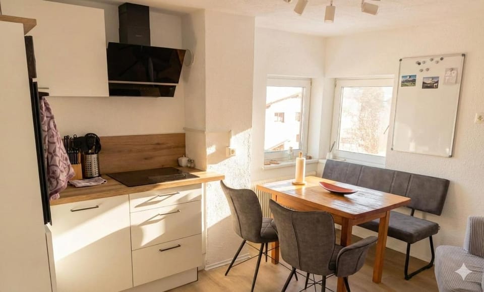 Kitchen or kitchenette, Dining area, kitchen