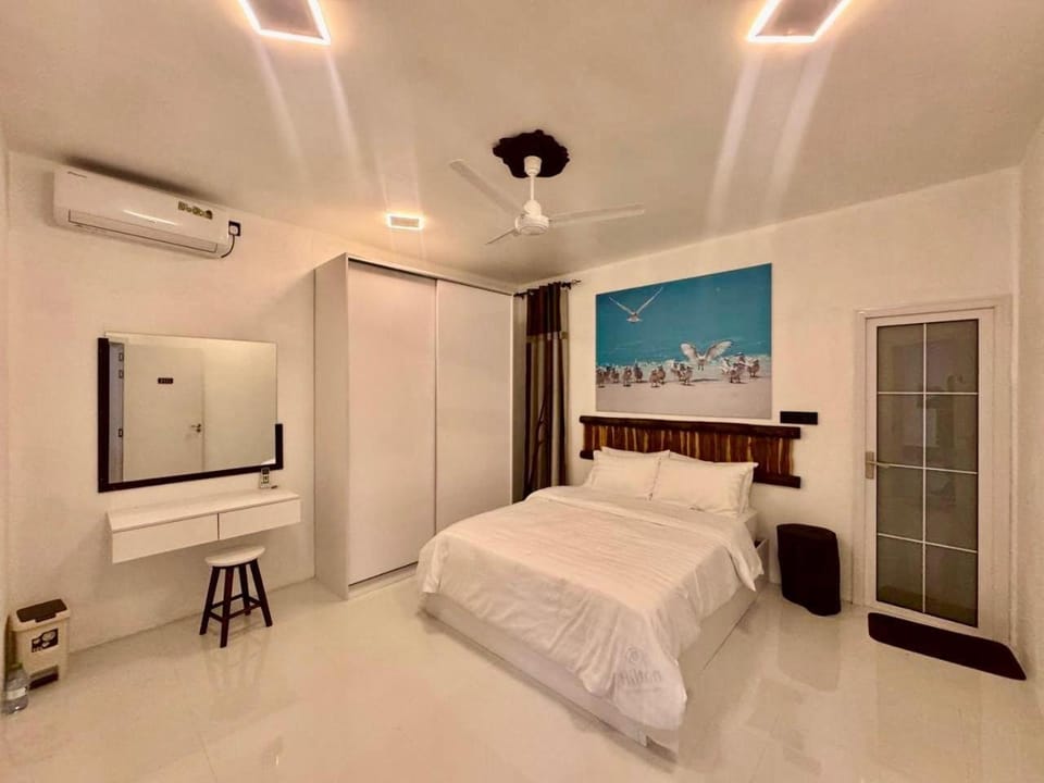 Crystal sea inn Bed and Breakfast in Maldives