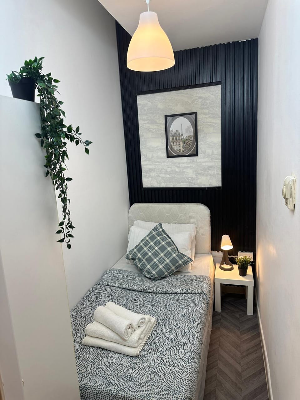 Vista Partition Room in Tecom Near Internet City Metro Vacation rental in Dubai
