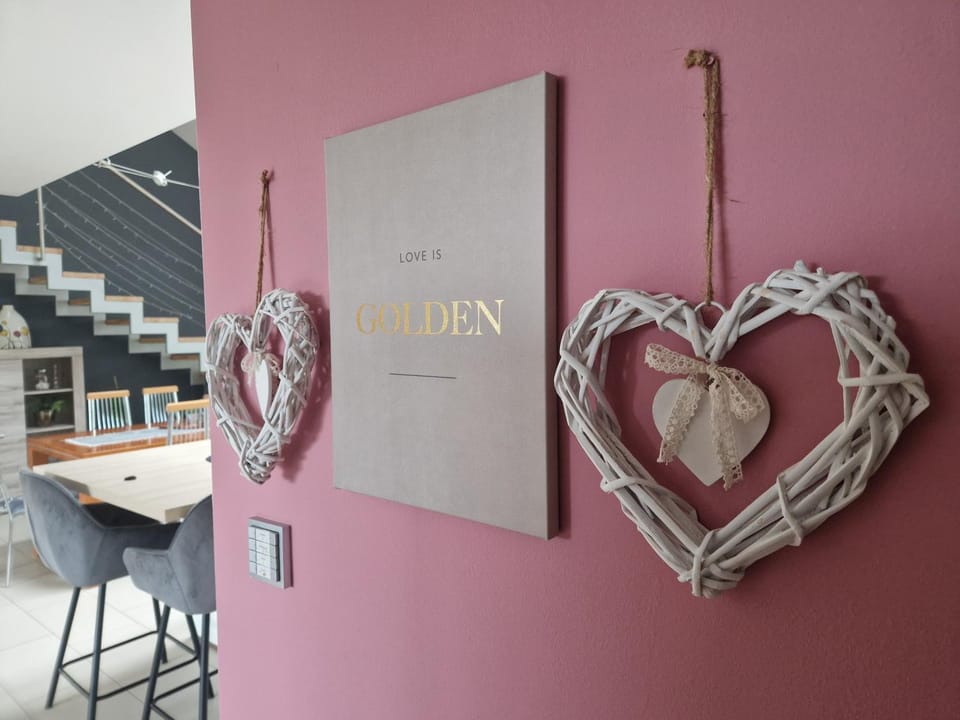 Decorative detail, Dining area