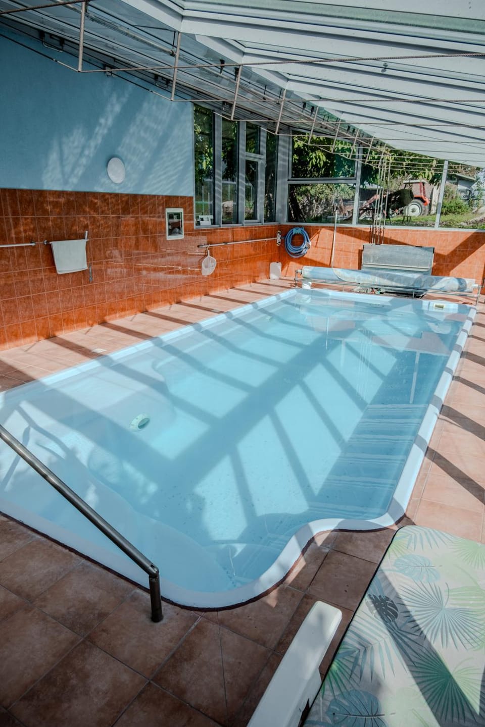 Pool view, Swimming pool, sunbed