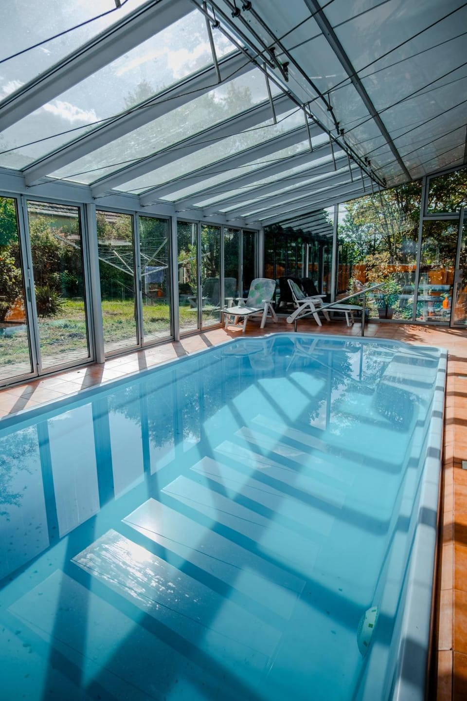 Pool view, Swimming pool, sunbed