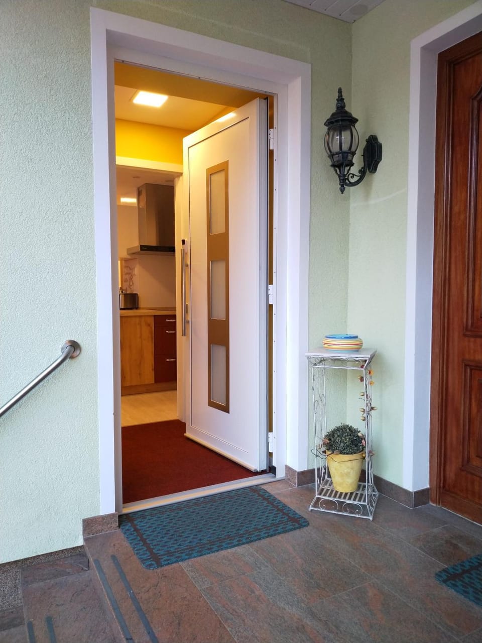 Facade/entrance