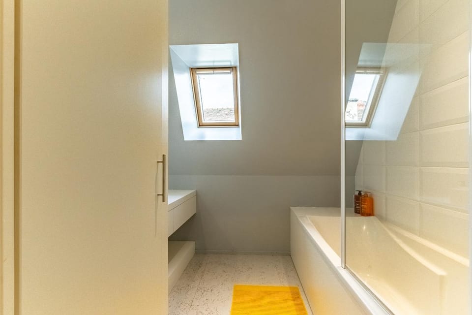 Bathroom, Bath