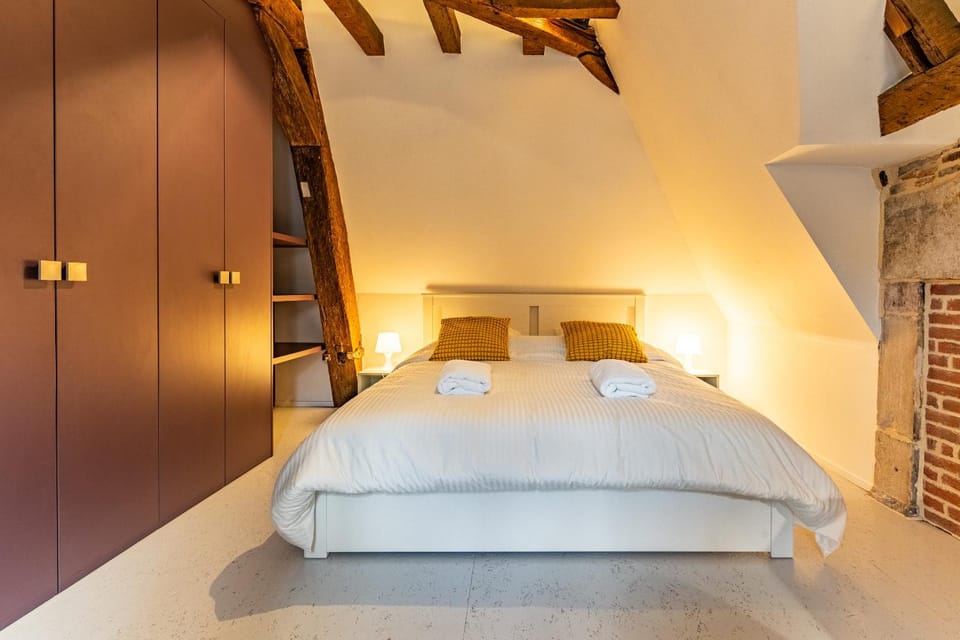 Bed, Photo of the whole room, Bedroom, towels, wardrobe