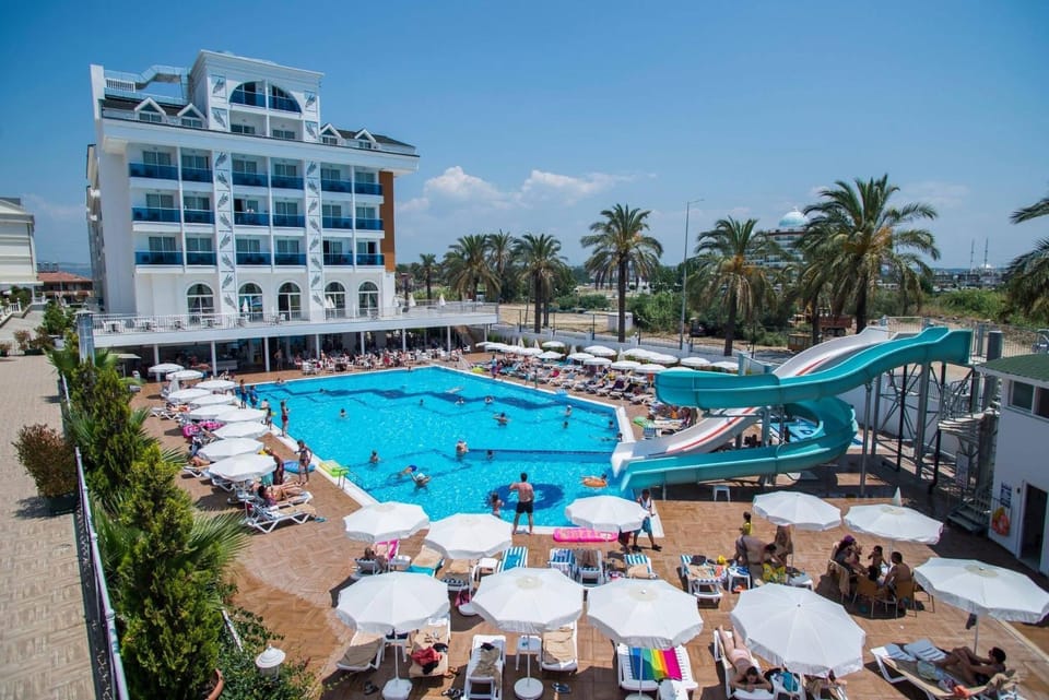 Property building, Pool view, Swimming pool