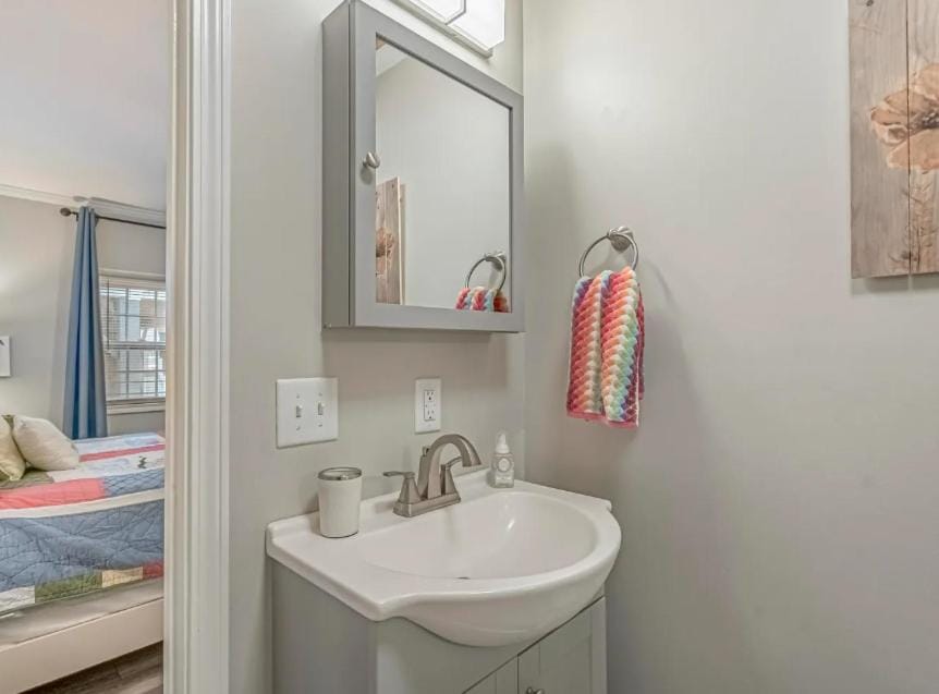 MH138 Ocean Lakes Pet Friendly Golf Cart Included-Beach Bum House in South Carolina