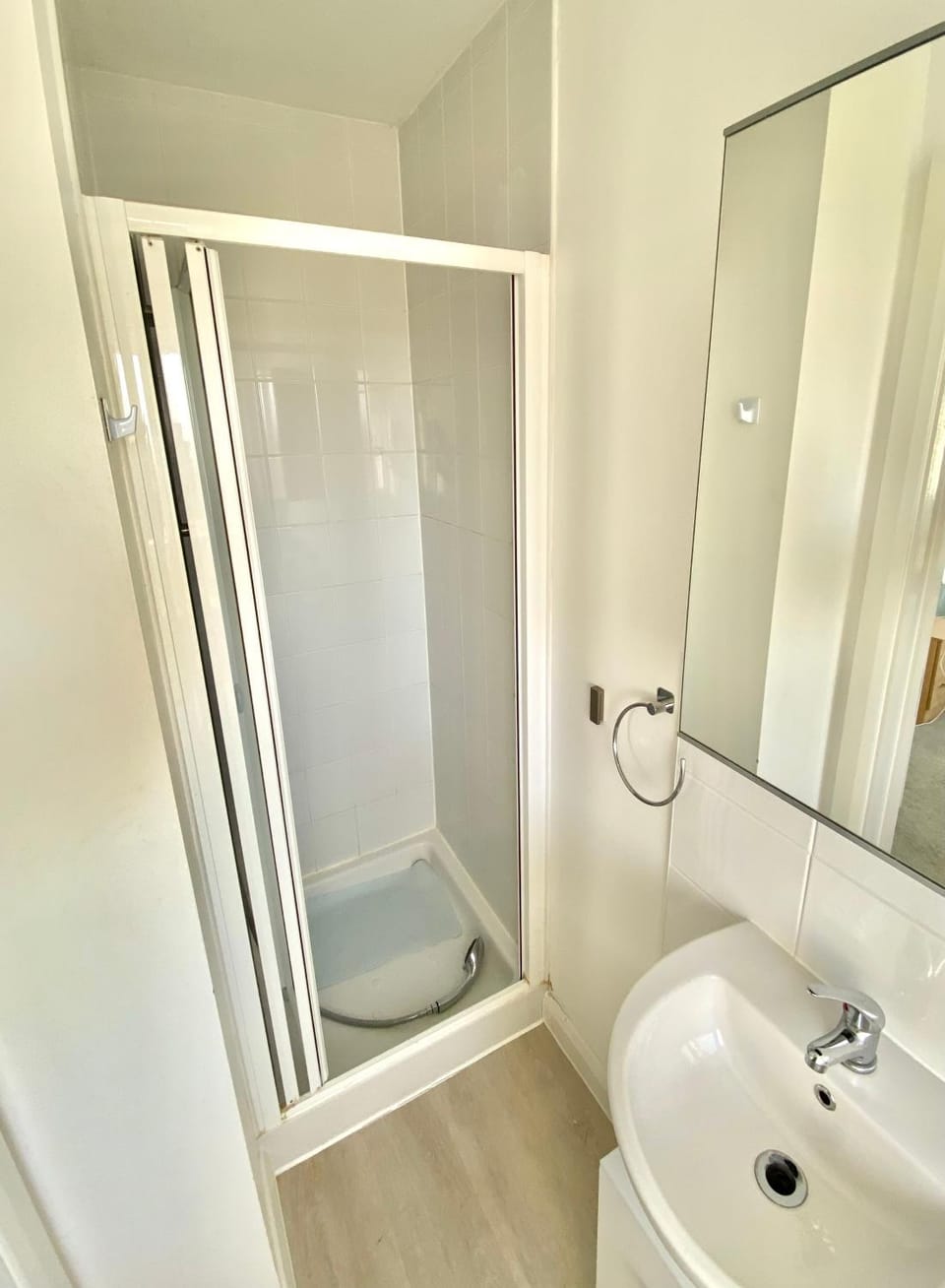 Kingsthorpe Home - Perfect for Contractors - Free Parking - Driveway - Garden - Fast WiFi - Smart TV with Netflix House in Northampton