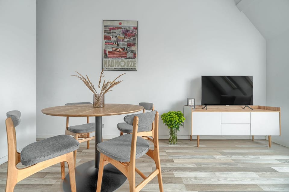 TV and multimedia, Living room, Dining area