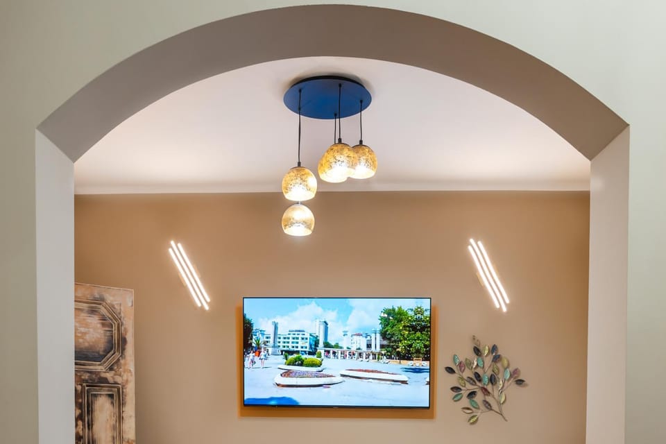 Communal lounge/ TV room, TV and multimedia, Decorative detail, Evening entertainment