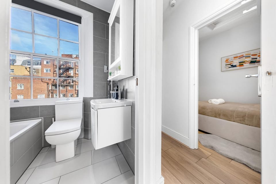 Toilet, Bedroom