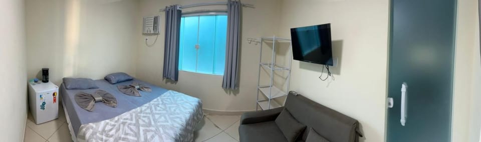 Bathroom, TV and multimedia, Bedroom, towels, air conditioner