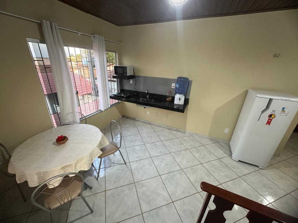 Coffee/tea facilities, Kitchen or kitchenette, Dining area