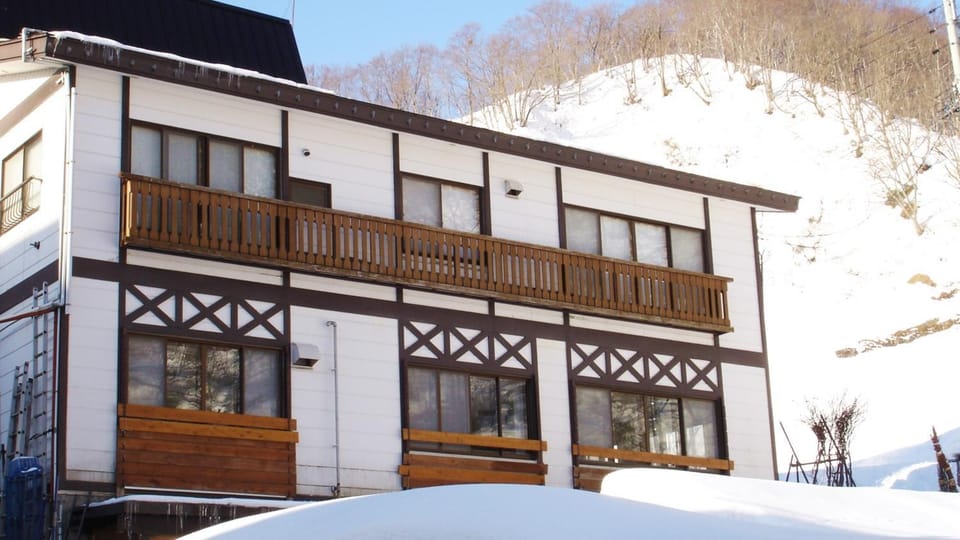 Property building, Day, Mountain view