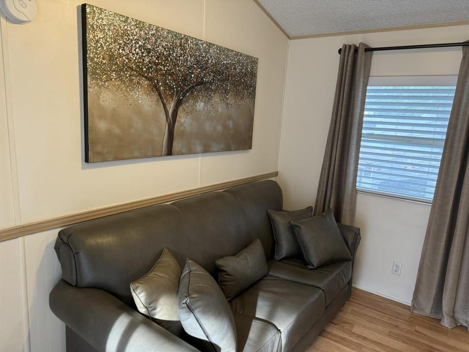 Your Perfect 2BR Mountain Escape Chalet in Pigeon Forge