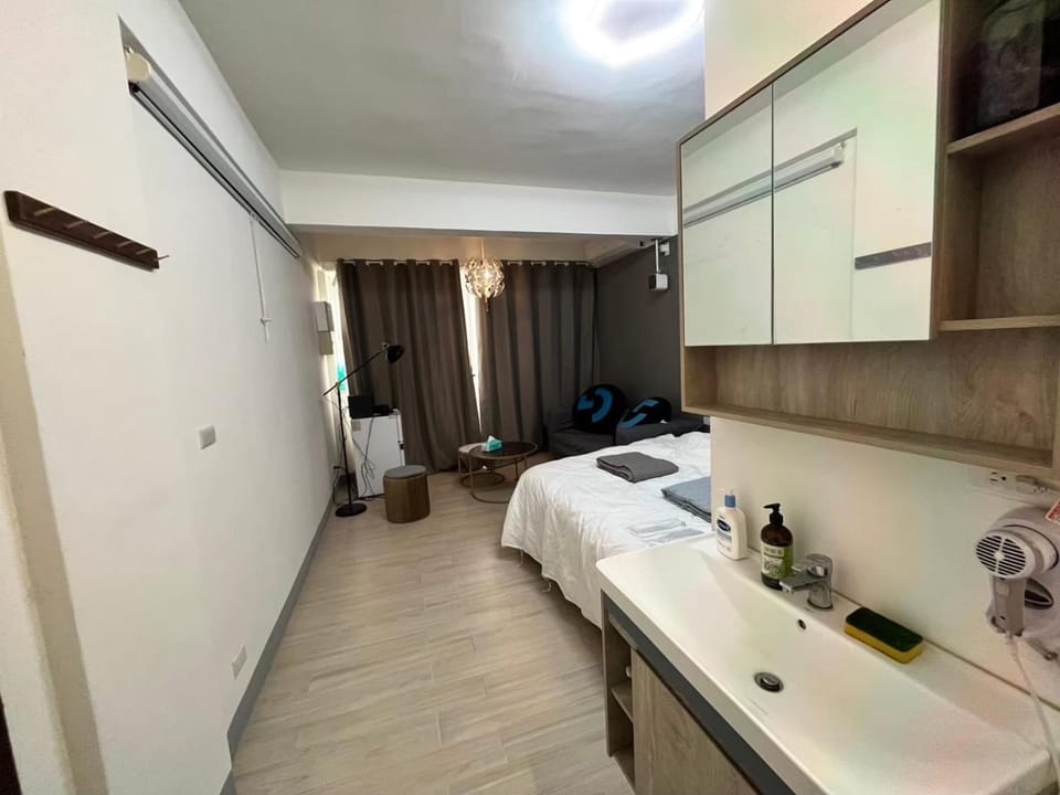 Bed, Bathroom, Photo of the whole room